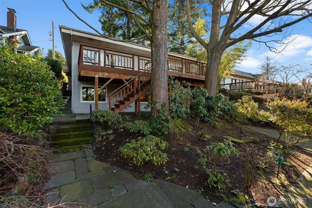 $850,000 | 15233 22nd Avenue Southwest, Burien, WA 98166