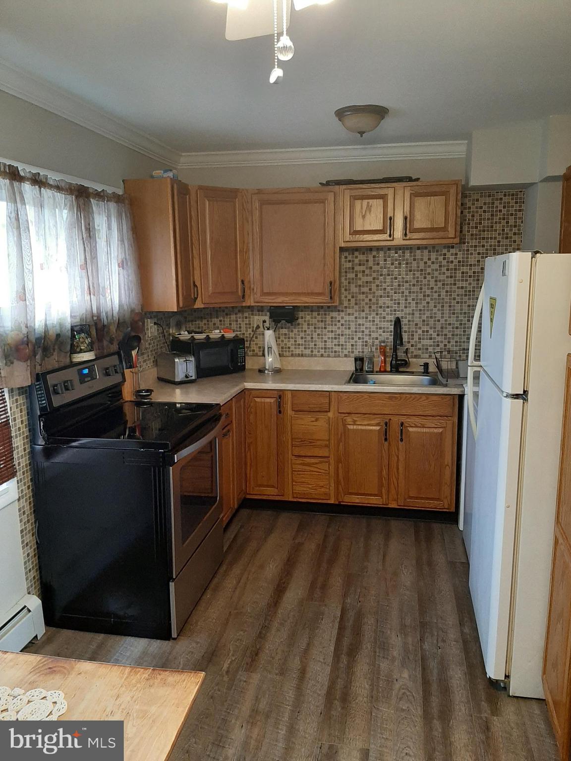 47 Prunewood Road Levittown, PA 19056 - Photo 8 of 26 Gallery Image 8
