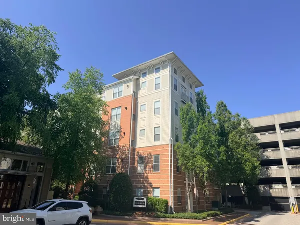 $299,000 | 9486 Virginia Center Boulevard, Unit 321, Vienna, VA 22181