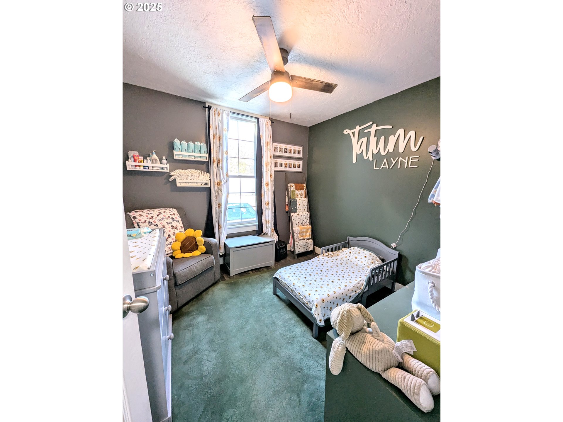362 South 4th Street Union, OR 97883 - Photo 11 of 19 a bedroom with furniture and a window