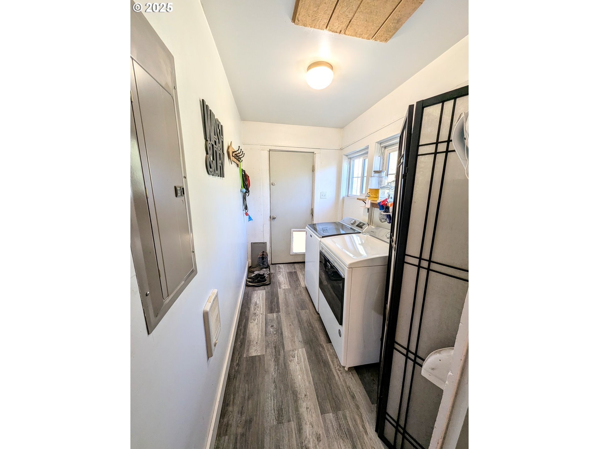 362 South 4th Street Union, OR 97883 - Photo 12 of 19 a view of a hallway with wooden floor and staircase