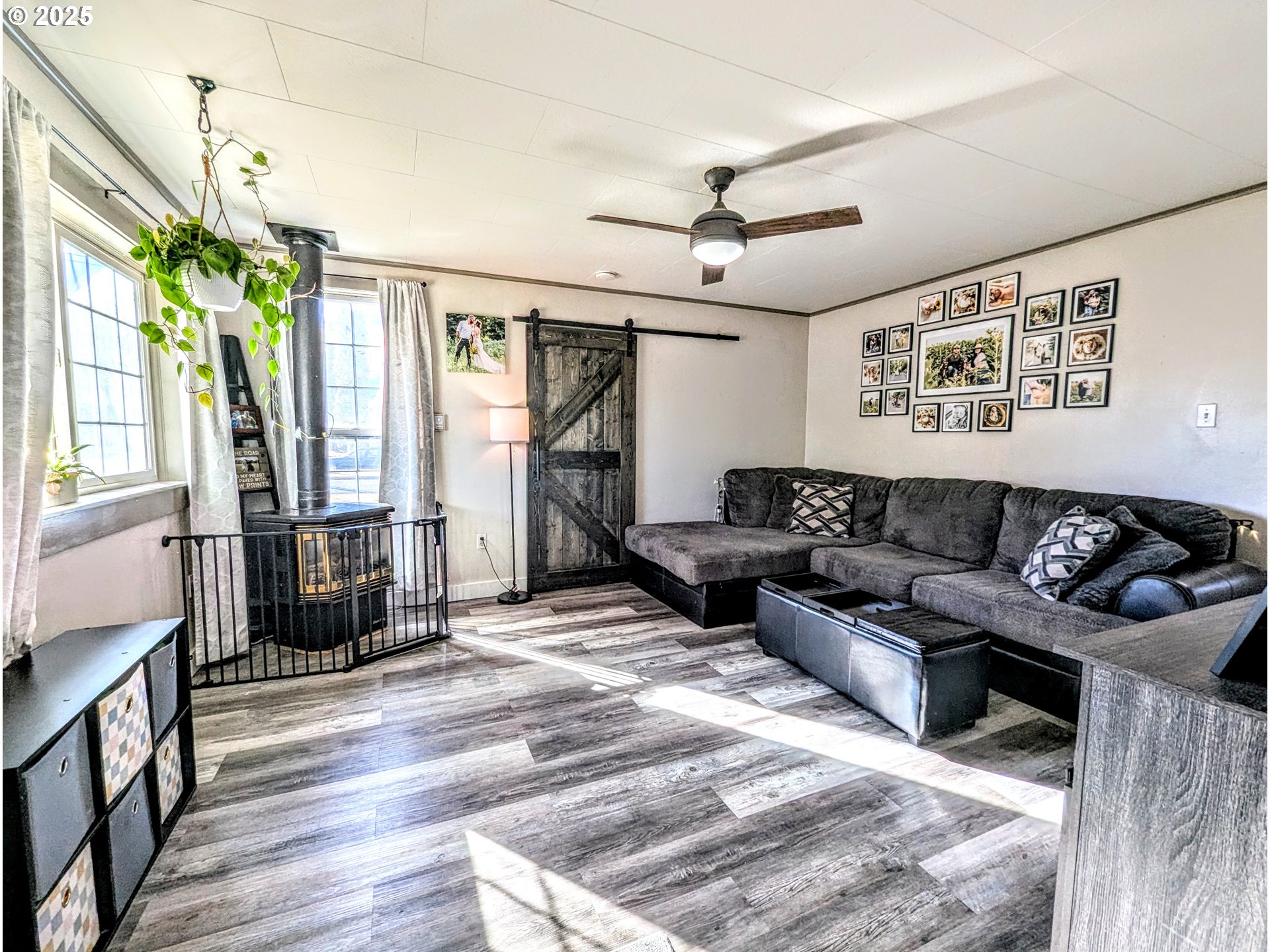 362 South 4th Street Union, OR 97883 - Photo 4 of 19 a living room with furniture and a wooden floor