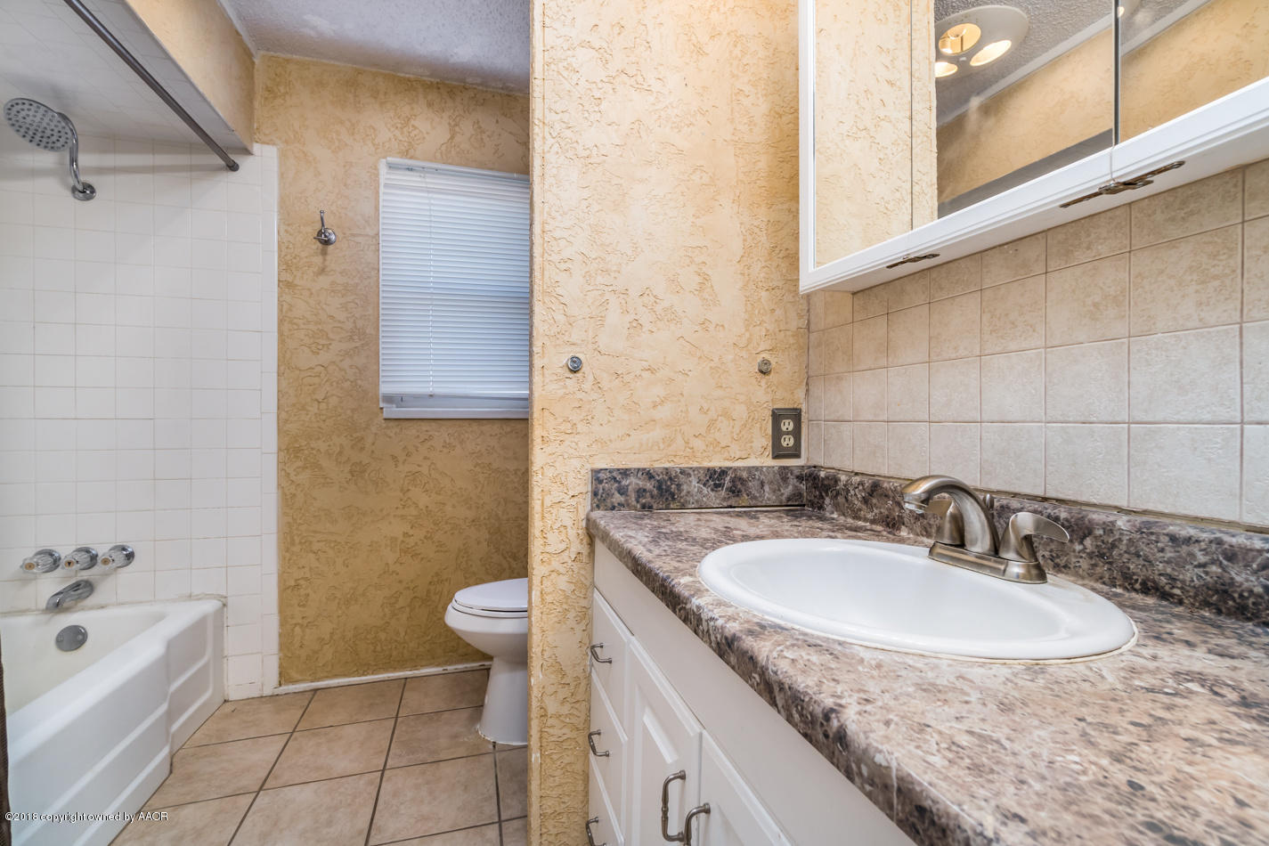 5104 Crockett Street Amarillo, TX 79110 - Photo 12 of 16 Bathroom