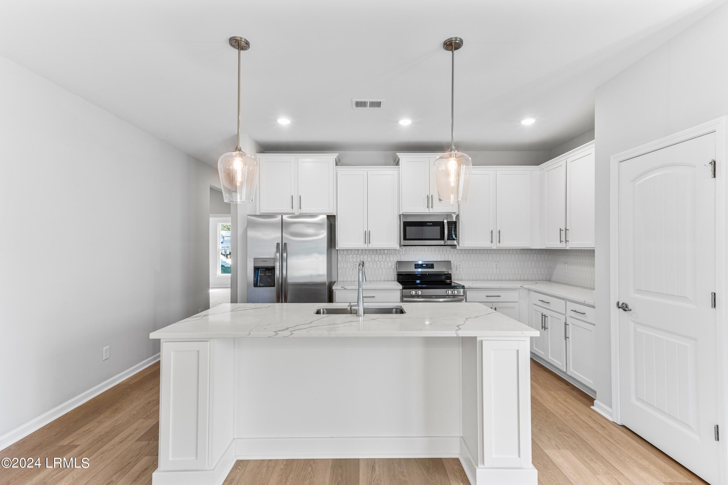 551 Sawmill Road Hardeeville, SC 29927 - Photo 5 of 17 kitchen