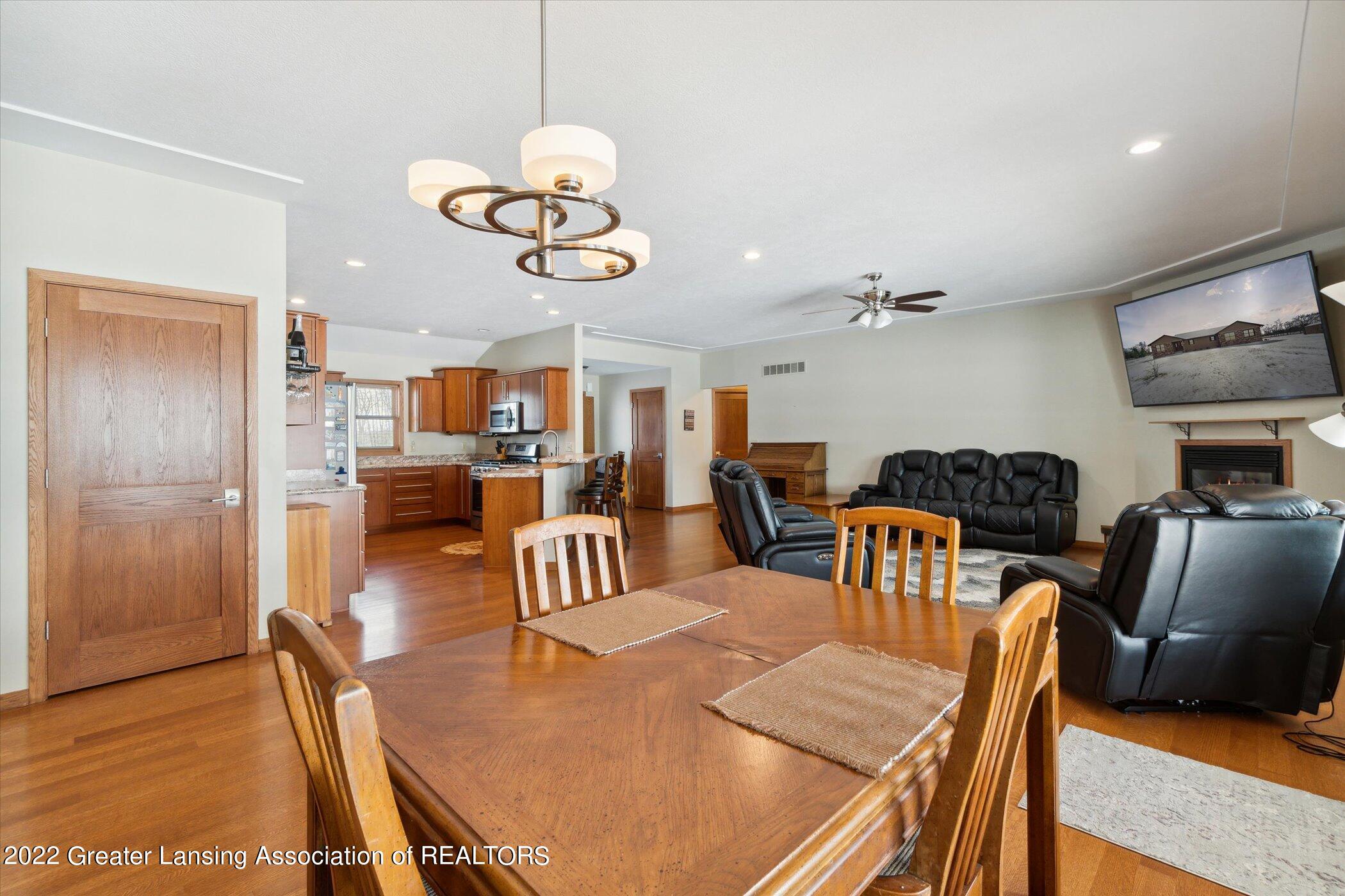 7855 West Howe Road Dewitt, MI 48820 - Photo 15 of 40 15-7855-W-Howe-Rd-DeWitt-MI-48820-Window