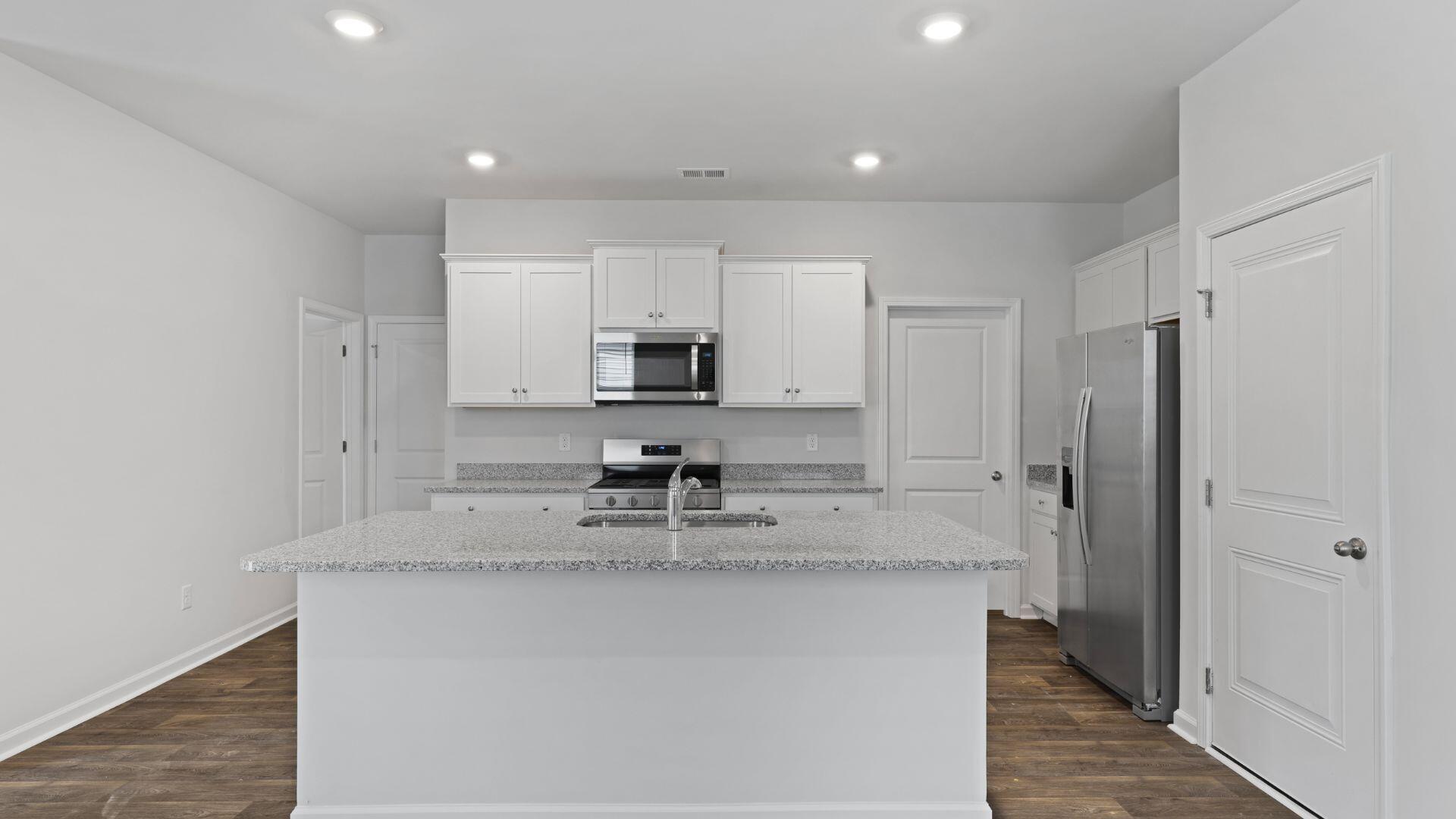778 Long Blf Road Summerville, SC 29486 - Photo 2 of 33 25_550a2541