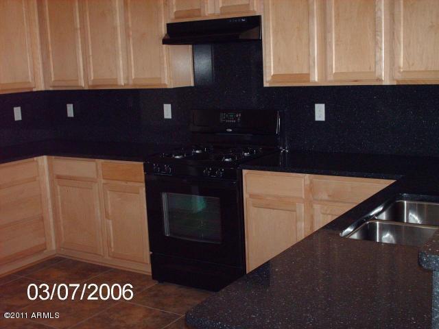 6920 West Carson Road Laveen, AZ 85339 - Photo 6 of 11 Kitchen