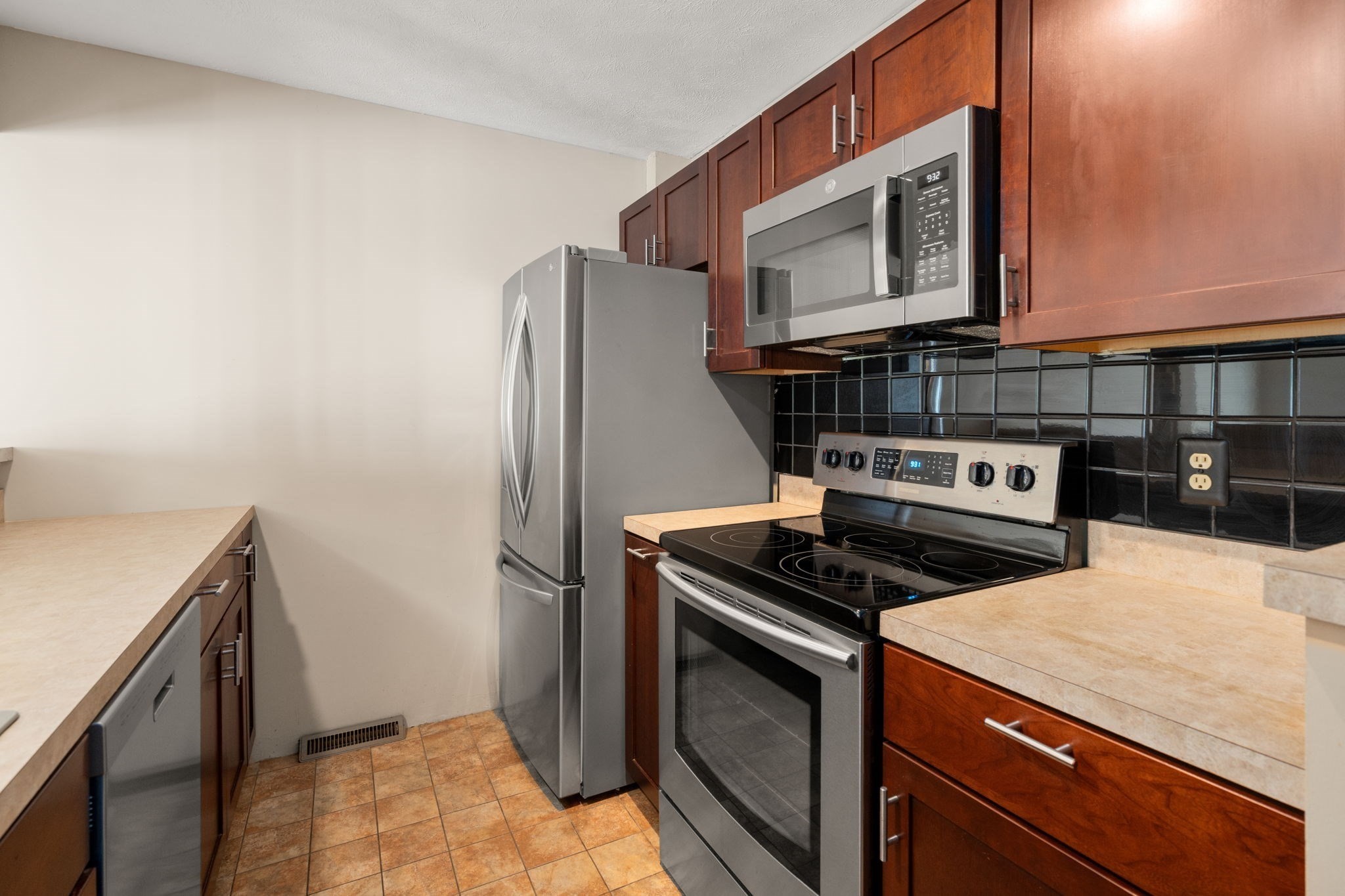 2205 Boston Road, Unit F50 Wilbraham, MA 01095 - Photo 7 of 35 Gallery Image 7