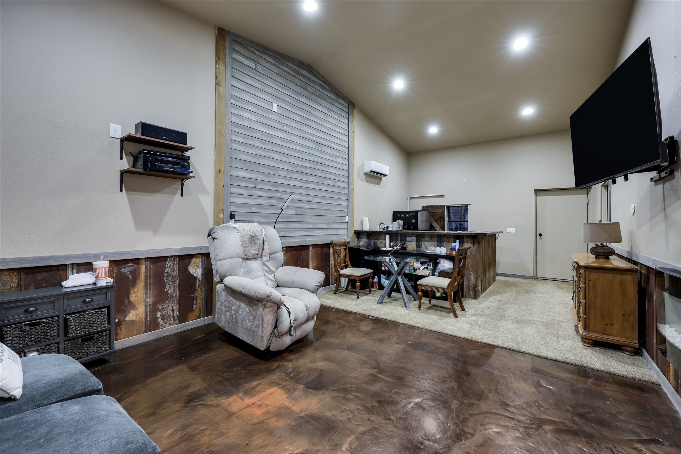 116 Apache Trail Georgetown, TX 78633 - Photo 26 of 40 Workshop Quarters/Guest Suite