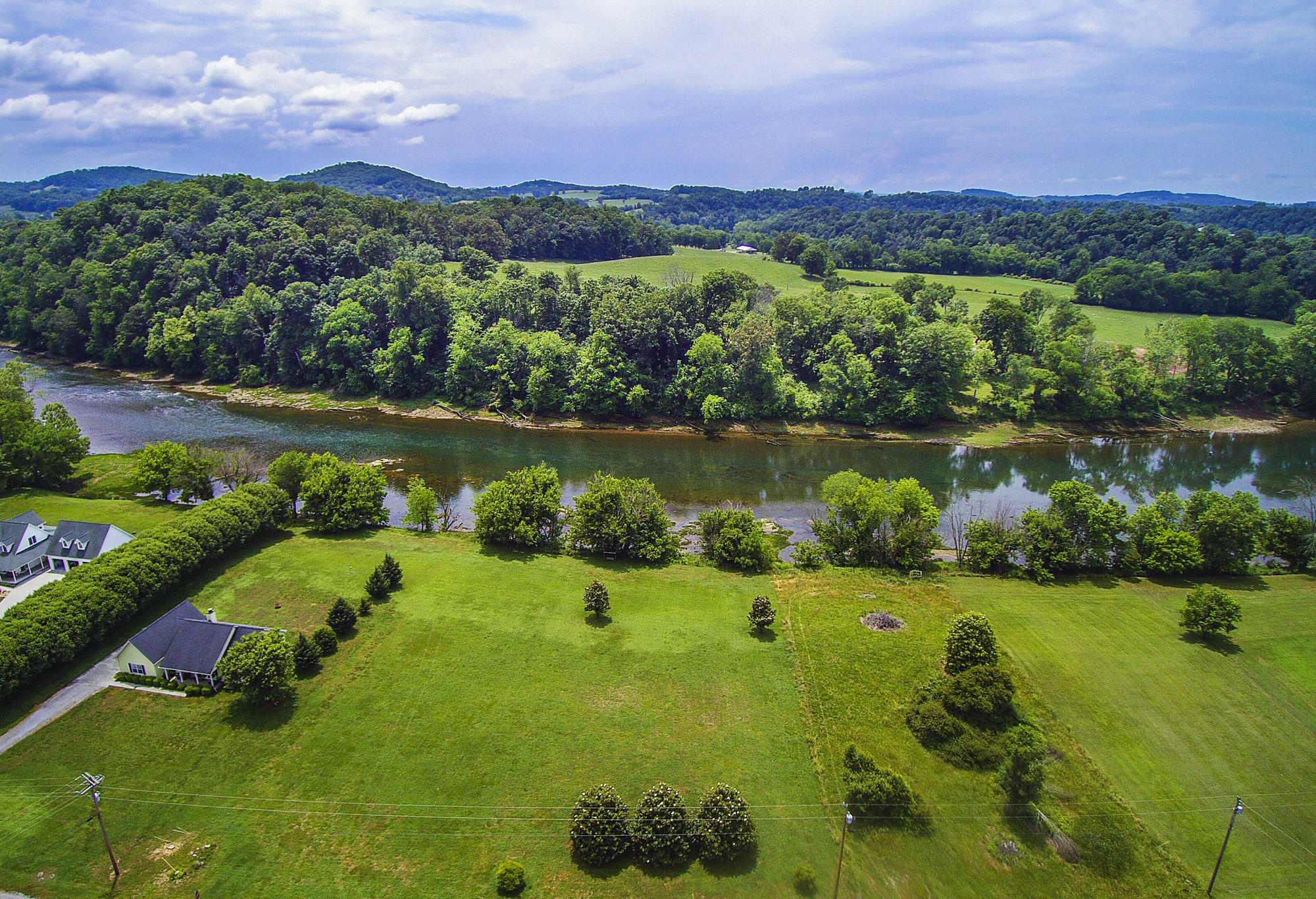 124 Mary Lane Rutledge, TN 37861 - Photo 2 of 15 YUN00077