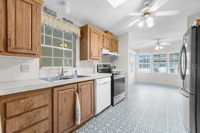 34124 Estates Lane Wesley Chapel, FL 33543 - Photo 12 of 33