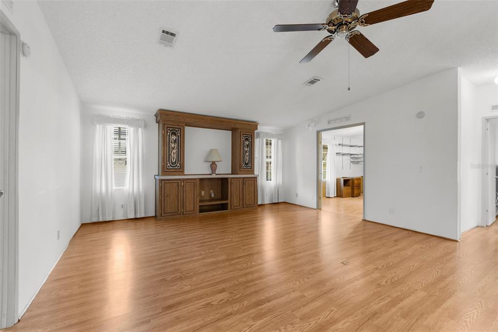 34124 Estates Lane Wesley Chapel, FL 33543 - Photo 14 of 33