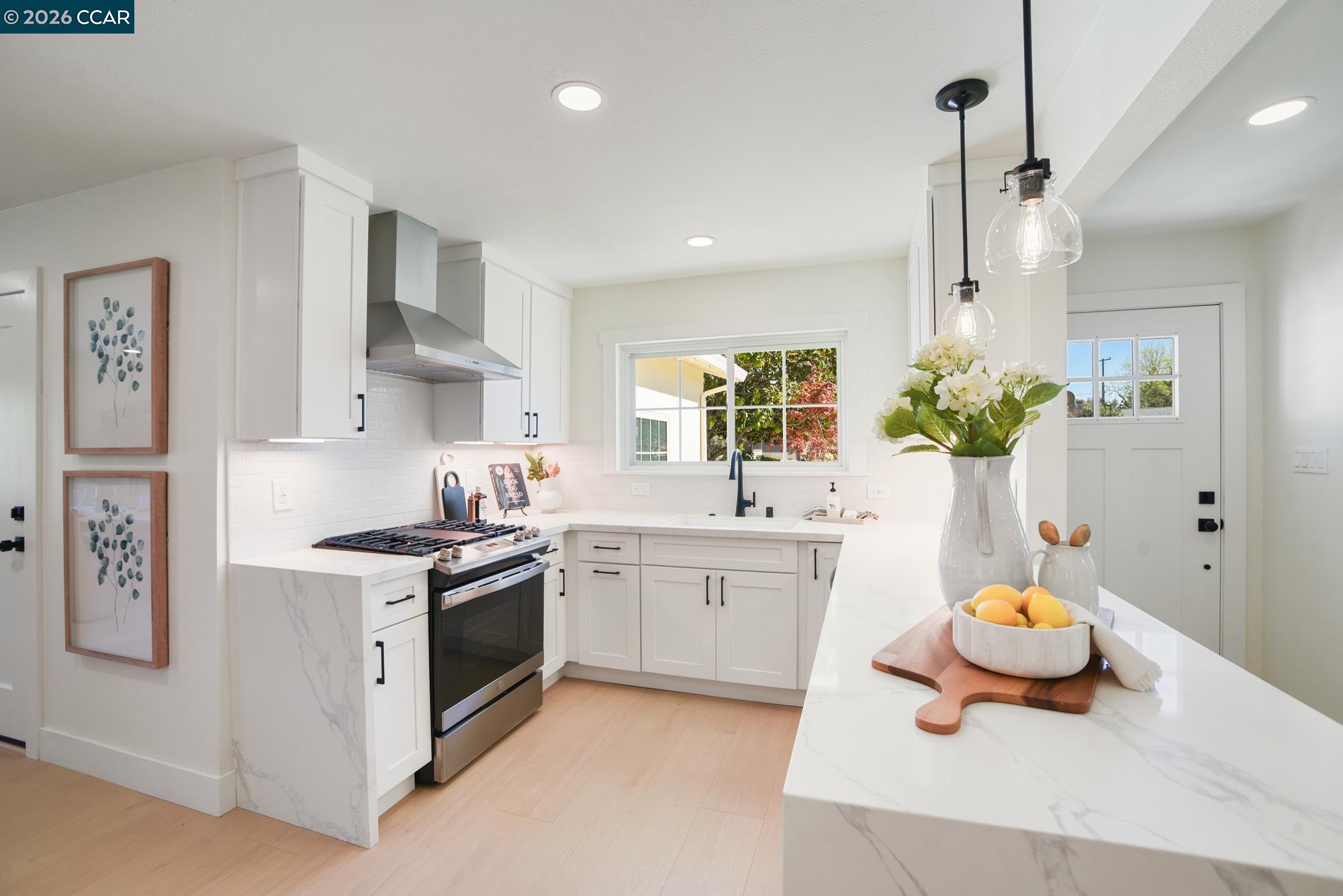 1543 Laverne Court Concord, CA 94521 - Photo 12 of 51