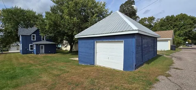 $157,000 | 416 Plum Street, Lakefield, MN 56150