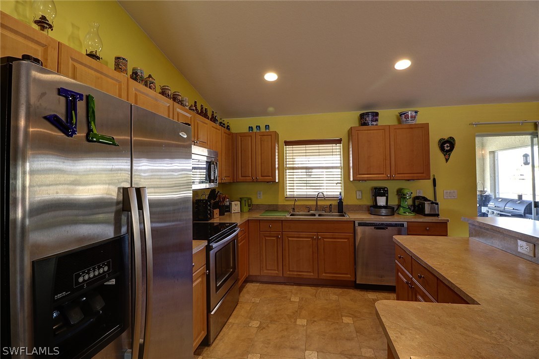822 Rocaille Avenue Fort Myers, FL 33913 - Photo 10 of 25 Gallery Image 10