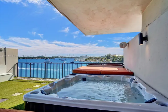 $5,500,000 | 1000 Venetian Way, Unit TH101, Miami, FL 33139