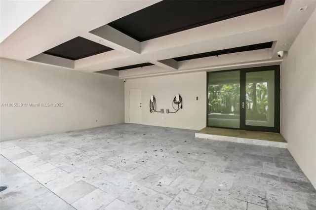 $5,500,000 | 1000 Venetian Way, Unit TH101, Miami, FL 33139