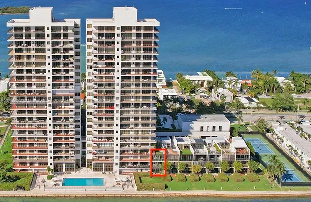 $5,500,000 | 1000 Venetian Way, Unit TH101, Miami, FL 33139
