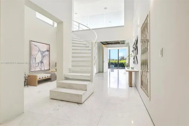 $5,500,000 | 1000 Venetian Way, Unit TH101, Miami, FL 33139