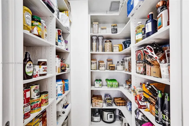 $5,500,000 | 1000 Venetian Way, Unit TH101, Miami, FL 33139