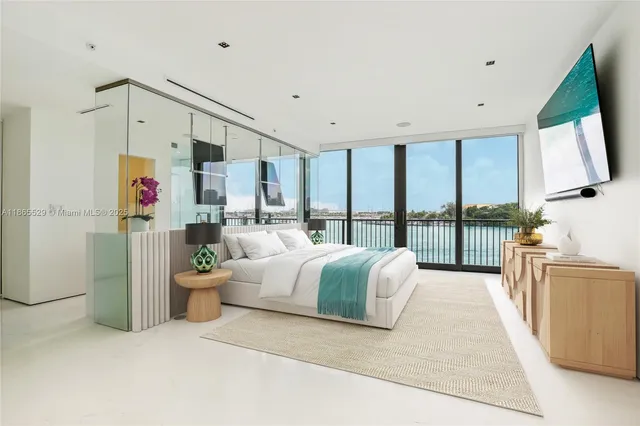 $5,500,000 | 1000 Venetian Way, Unit TH101, Miami, FL 33139