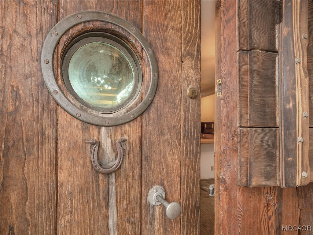 213 Riverside Avenue Sugarloaf, CA 92386 - Photo 12 of 50 Gallery Image 12