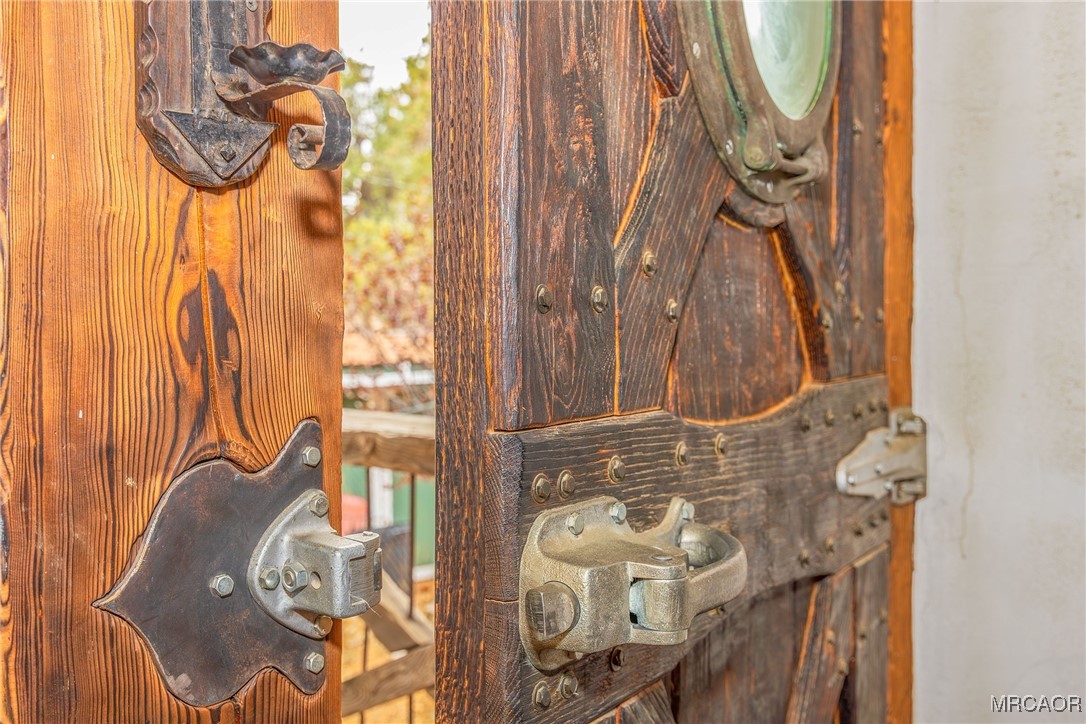 213 Riverside Avenue Sugarloaf, CA 92386 - Photo 13 of 50 Gallery Image 13