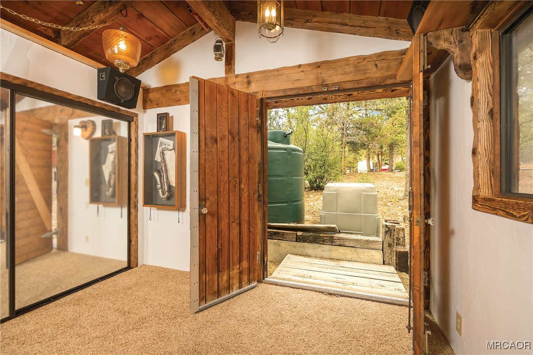 213 Riverside Avenue Sugarloaf, CA 92386 - Photo 36 of 50 Gallery Image 36