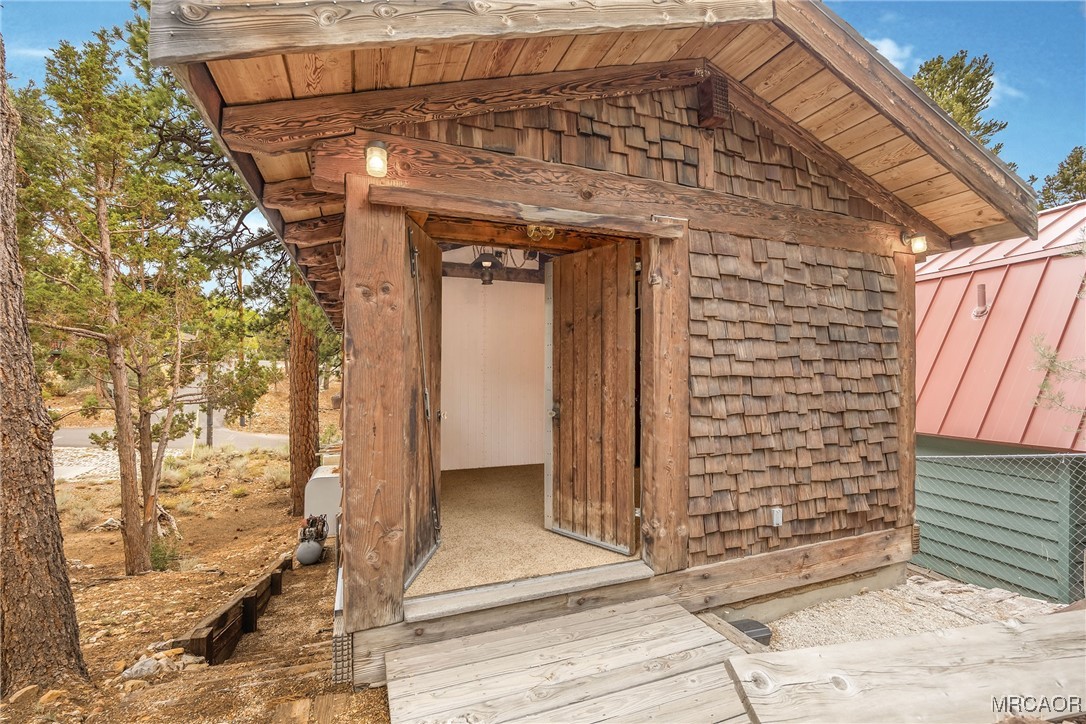 213 Riverside Avenue Sugarloaf, CA 92386 - Photo 38 of 50 Gallery Image 38