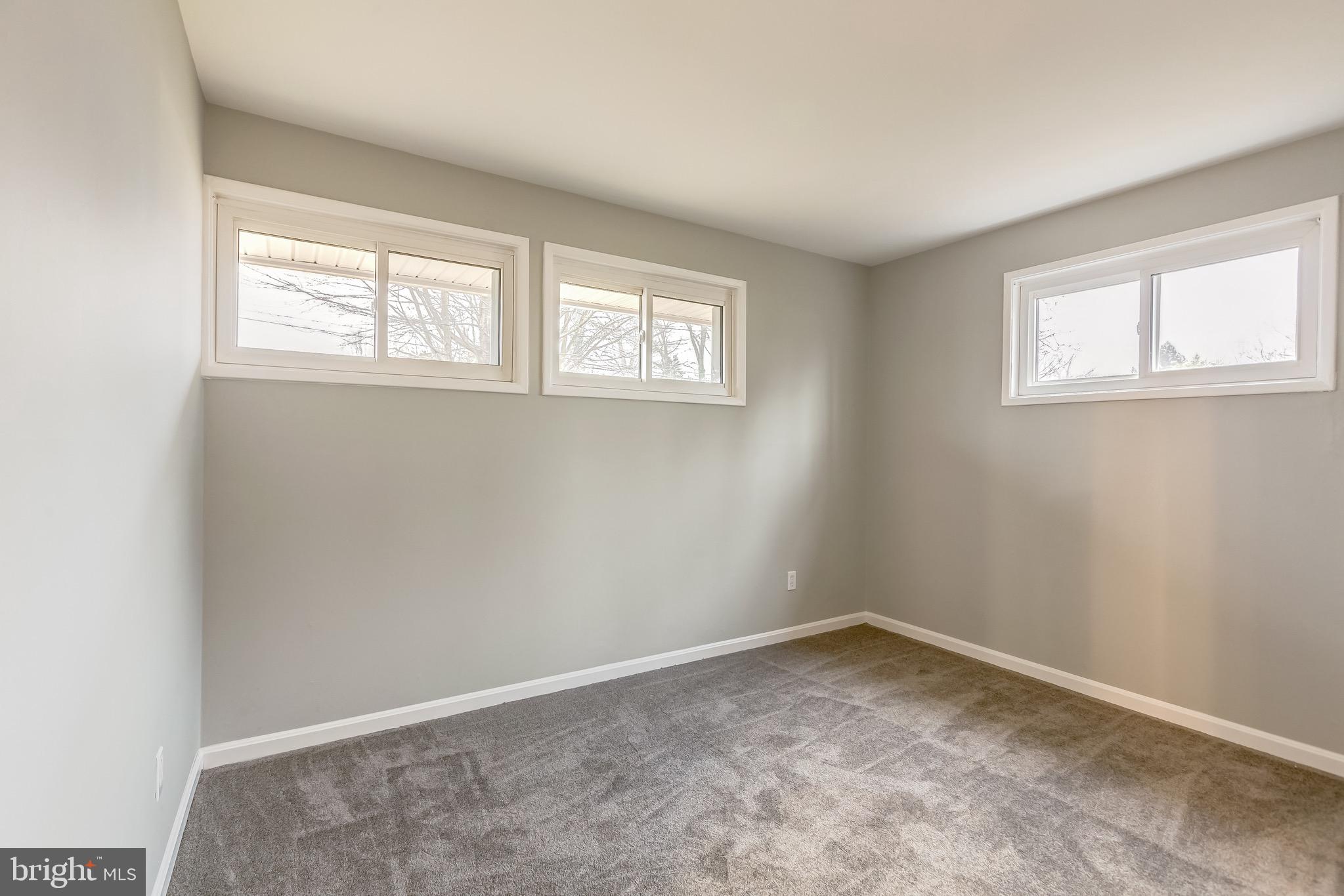 7303 Dickenson Street Springfield, VA 22150 - Photo 36 of 41 Move in ready