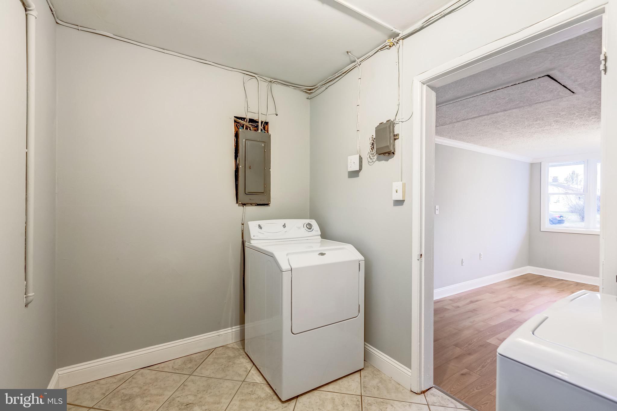7303 Dickenson Street Springfield, VA 22150 - Photo 38 of 41 Washer and dryer