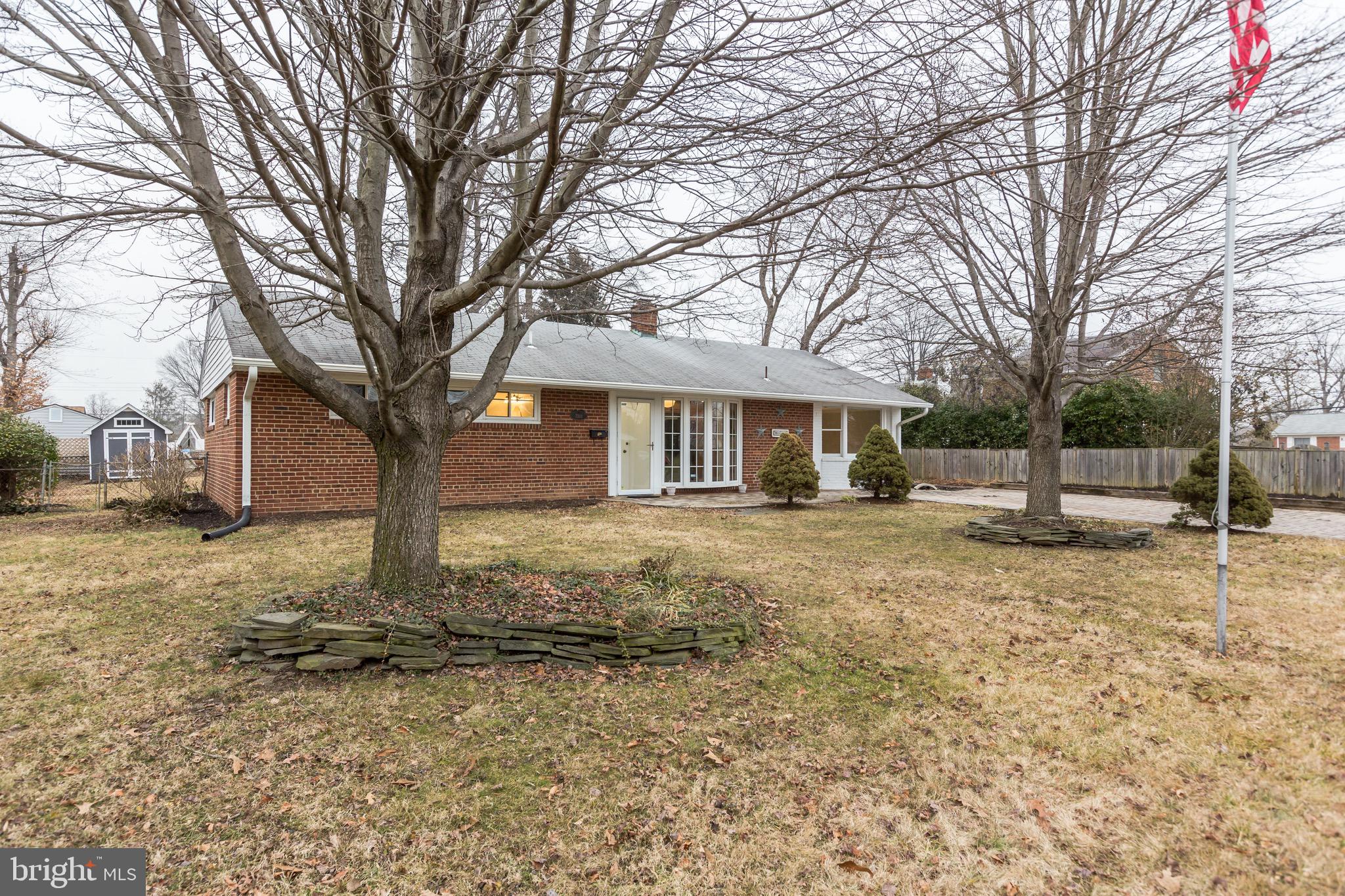 7303 Dickenson Street Springfield, VA 22150 - Photo 5 of 41 Lovely setting