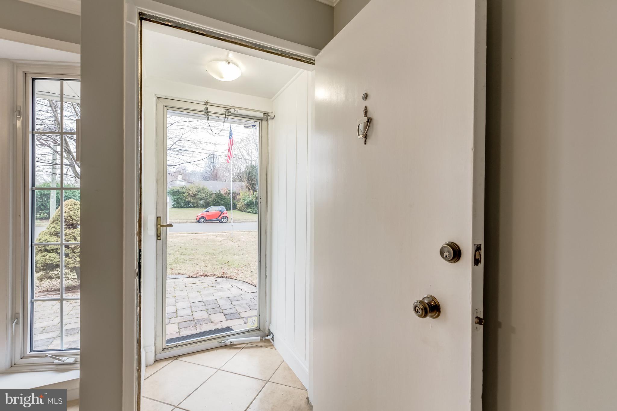 7303 Dickenson Street Springfield, VA 22150 - Photo 8 of 41 Welcome home!!