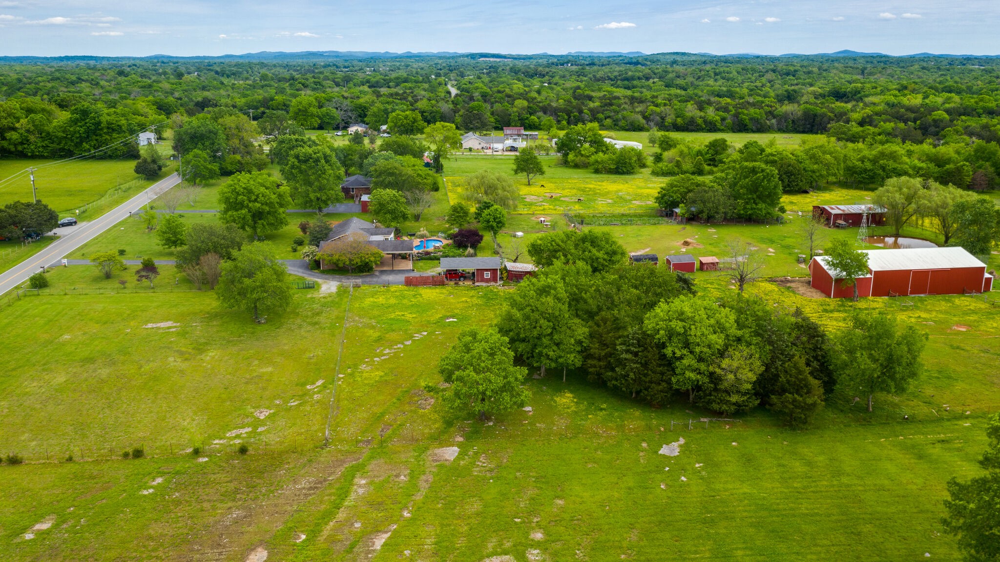 2800 Vesta Road Lebanon, TN 37090 - Photo 53 of 55 a view of a garden with an outdoor seating
