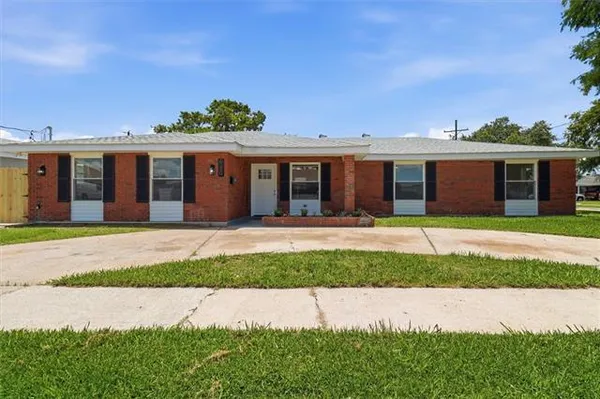 $259,000 | 930 Cedre Drive, Westwego, LA 70094
