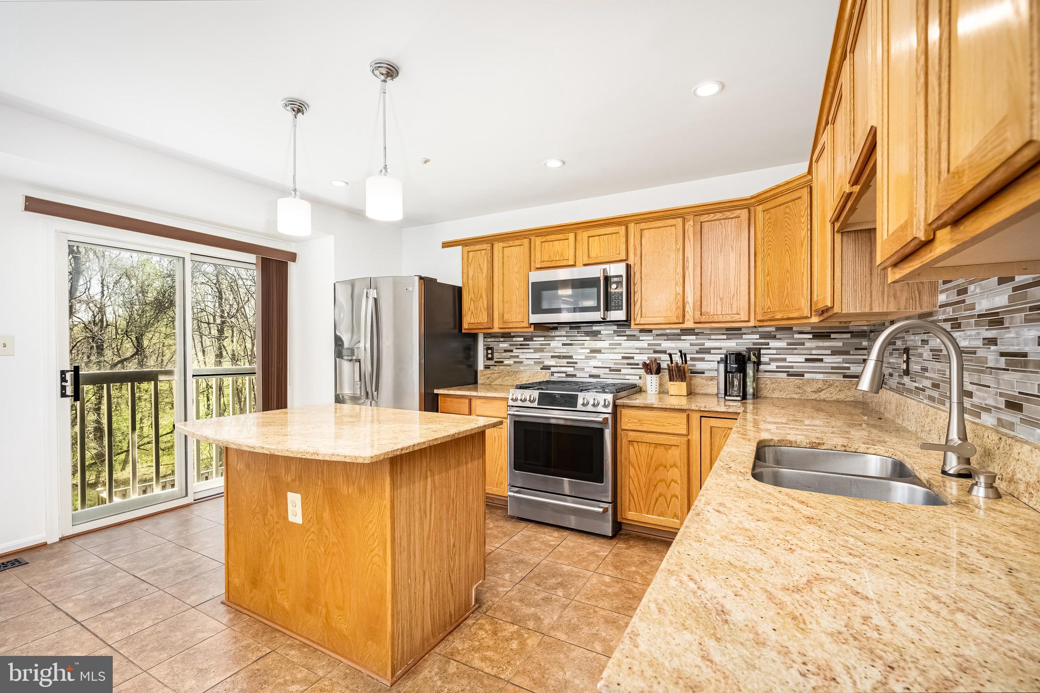 1933 Beecham Court Bowie, MD 20721 - Photo 16 of 62 Kitchen granite island top