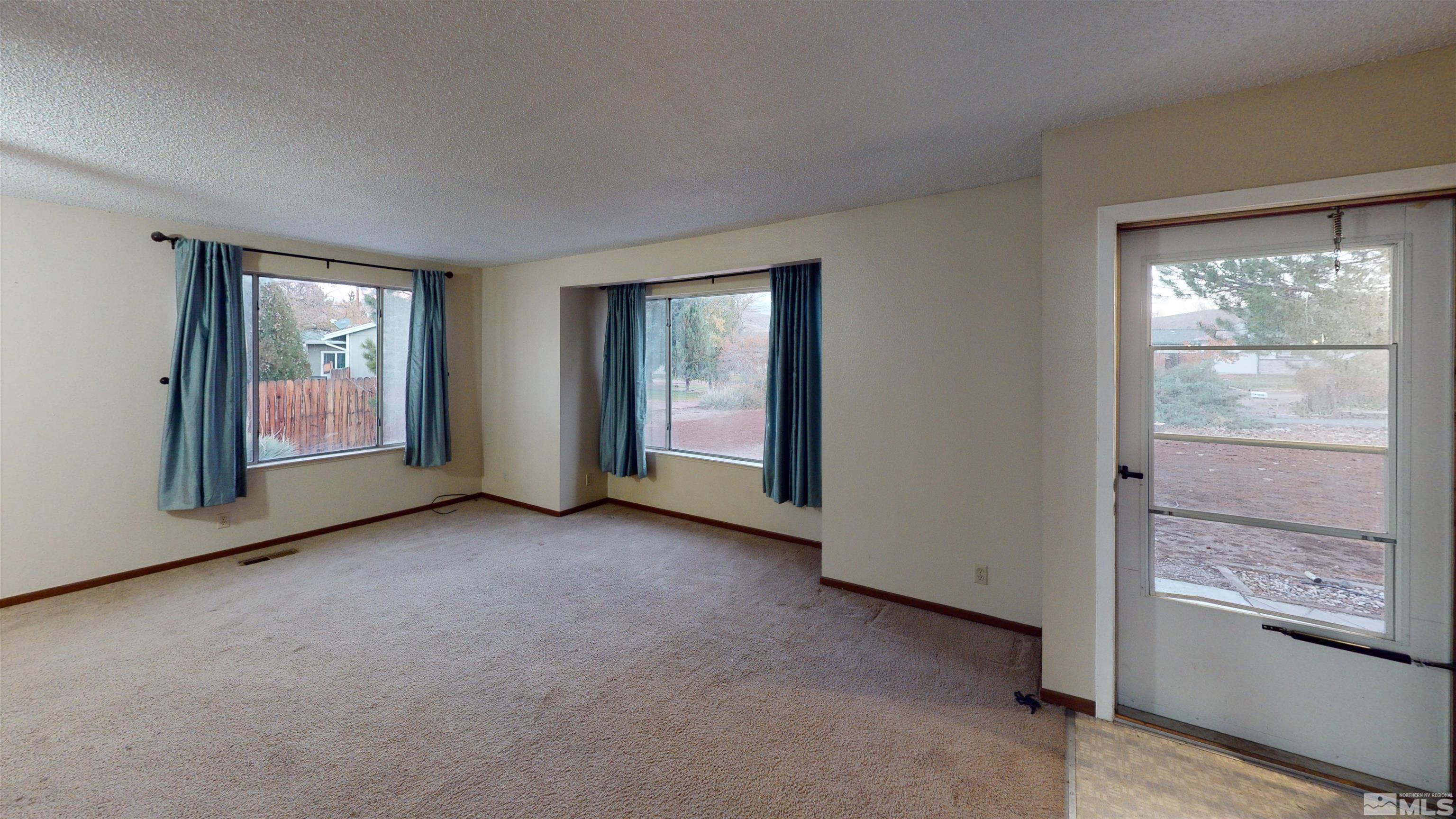 3935 Vireo Court Reno, NV 89508 - Photo 5 of 22 Photo 5