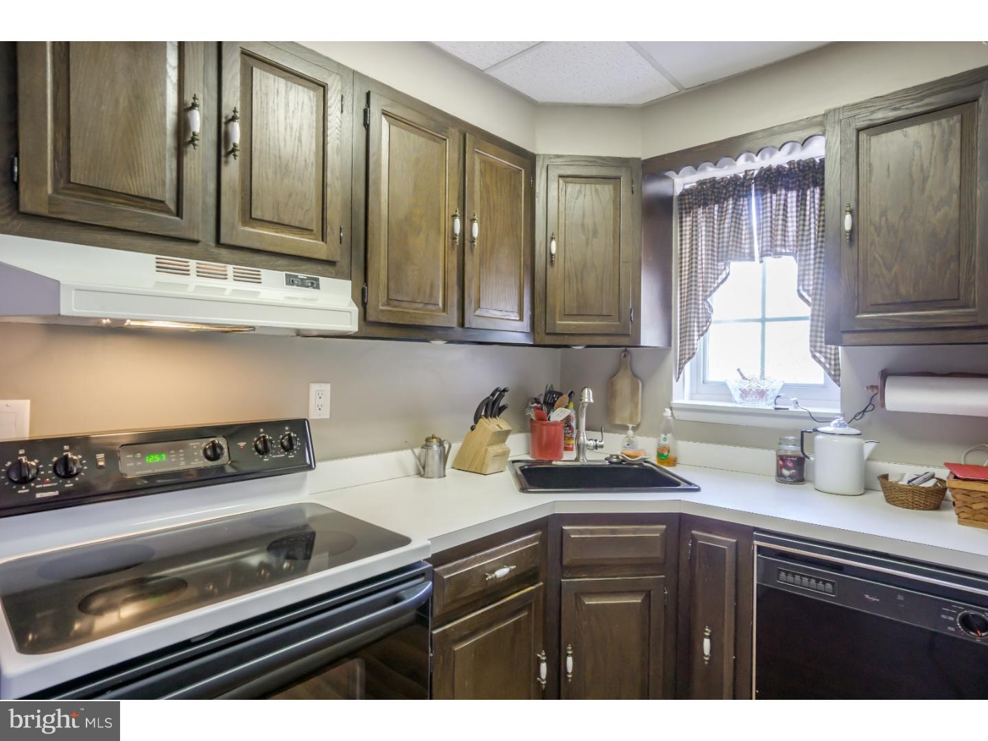 335 Spring Road Havertown, PA 19083 - Photo 11 of 24 Kitchen