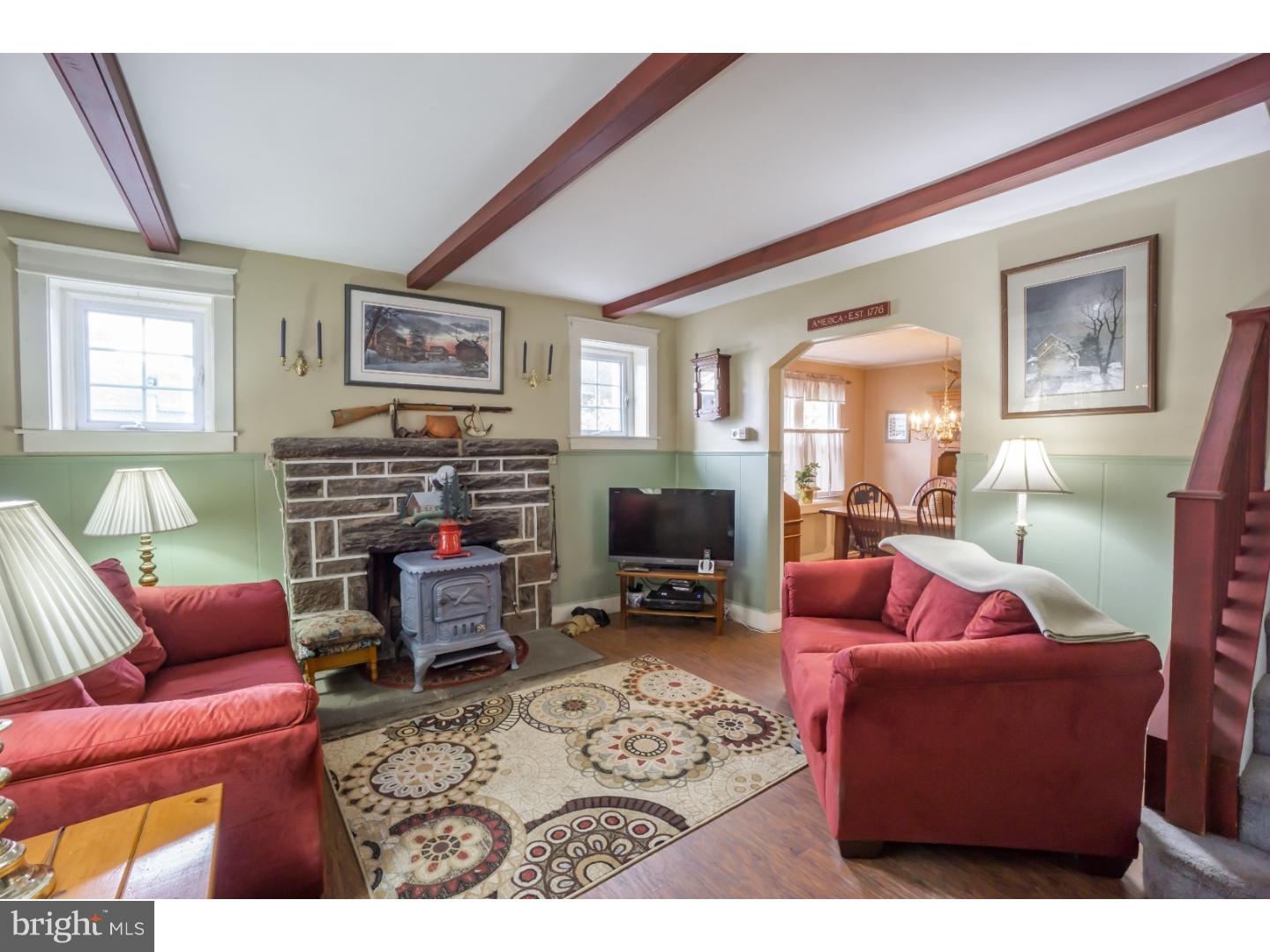 335 Spring Road Havertown, PA 19083 - Photo 6 of 24 Living Room
