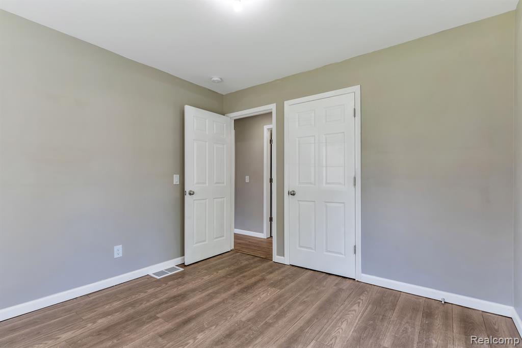 5055 Mack Road Howell, MI 48855 - Photo 17 of 26 Gallery Image 17