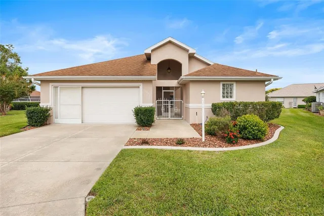 $299,900 | 17645 Southeast 117th Circle, Summerfield, FL 34491