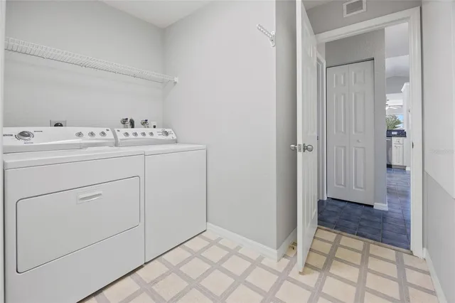 $299,900 | 17645 Southeast 117th Circle, Summerfield, FL 34491