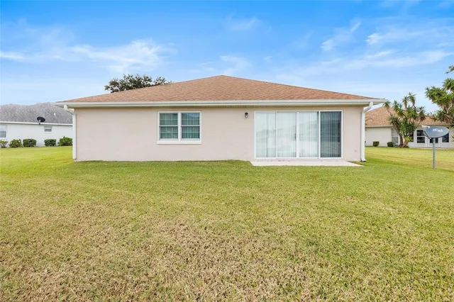$299,900 | 17645 Southeast 117th Circle, Summerfield, FL 34491