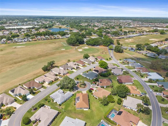 $299,900 | 17645 Southeast 117th Circle, Summerfield, FL 34491