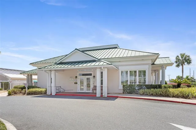 $299,900 | 17645 Southeast 117th Circle, Summerfield, FL 34491