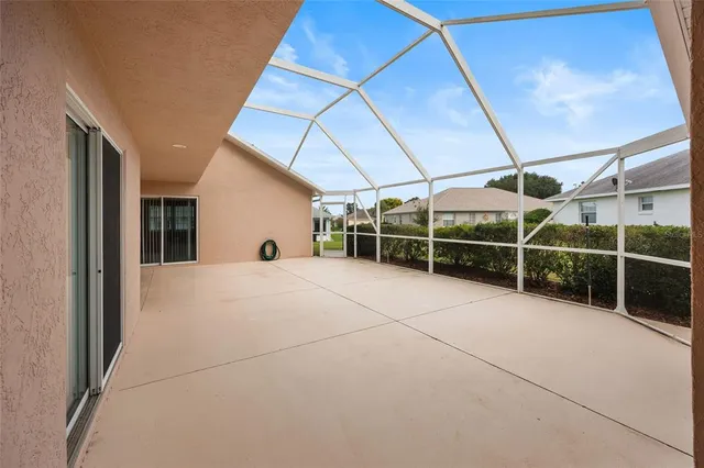 $299,900 | 17645 Southeast 117th Circle, Summerfield, FL 34491