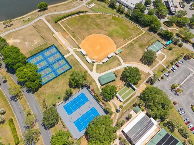 $299,900 | 17645 Southeast 117th Circle, Summerfield, FL 34491