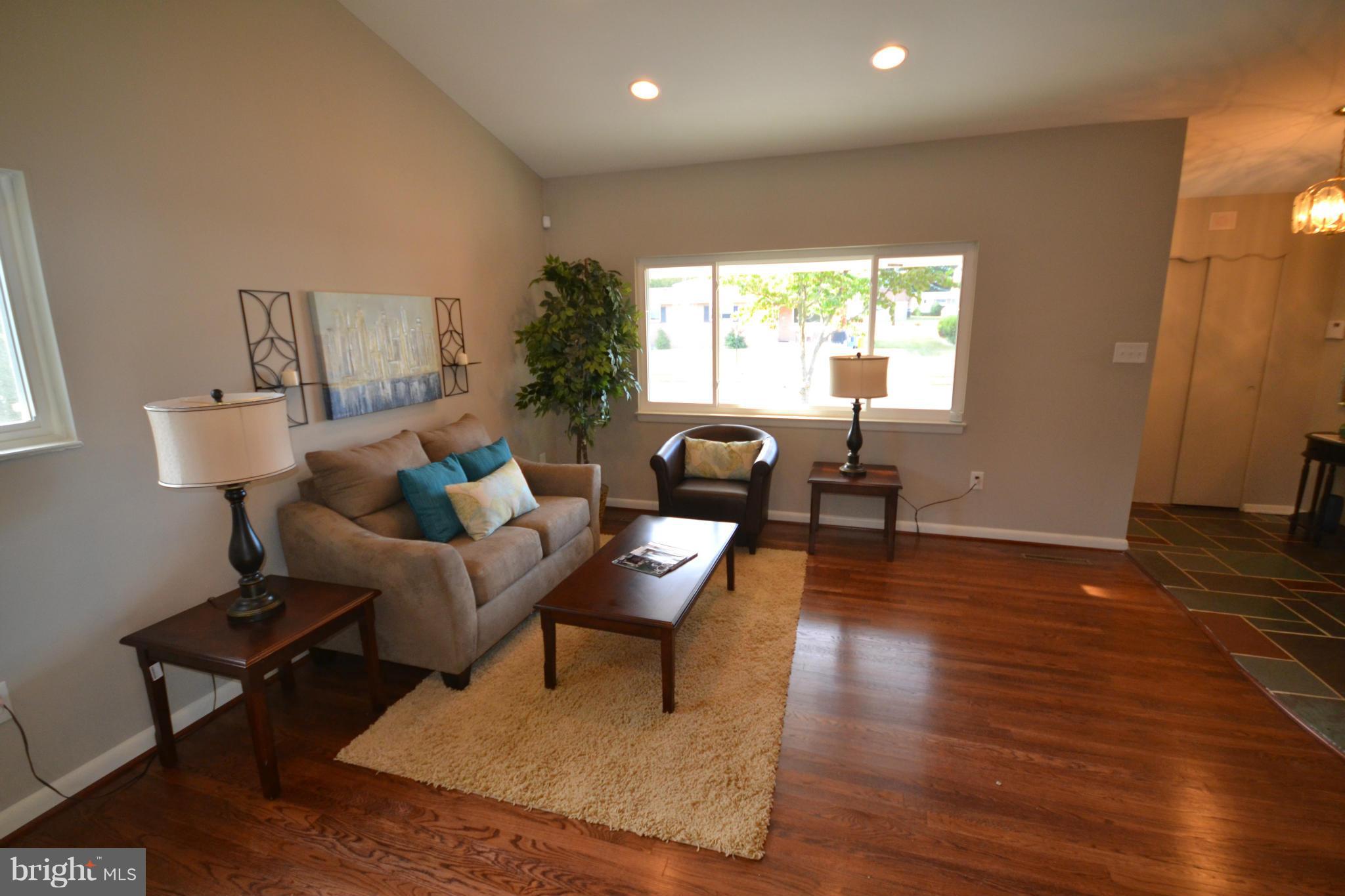 7424 Kathydale Road Baltimore, MD 21208 - Photo 2 of 14 Living Room