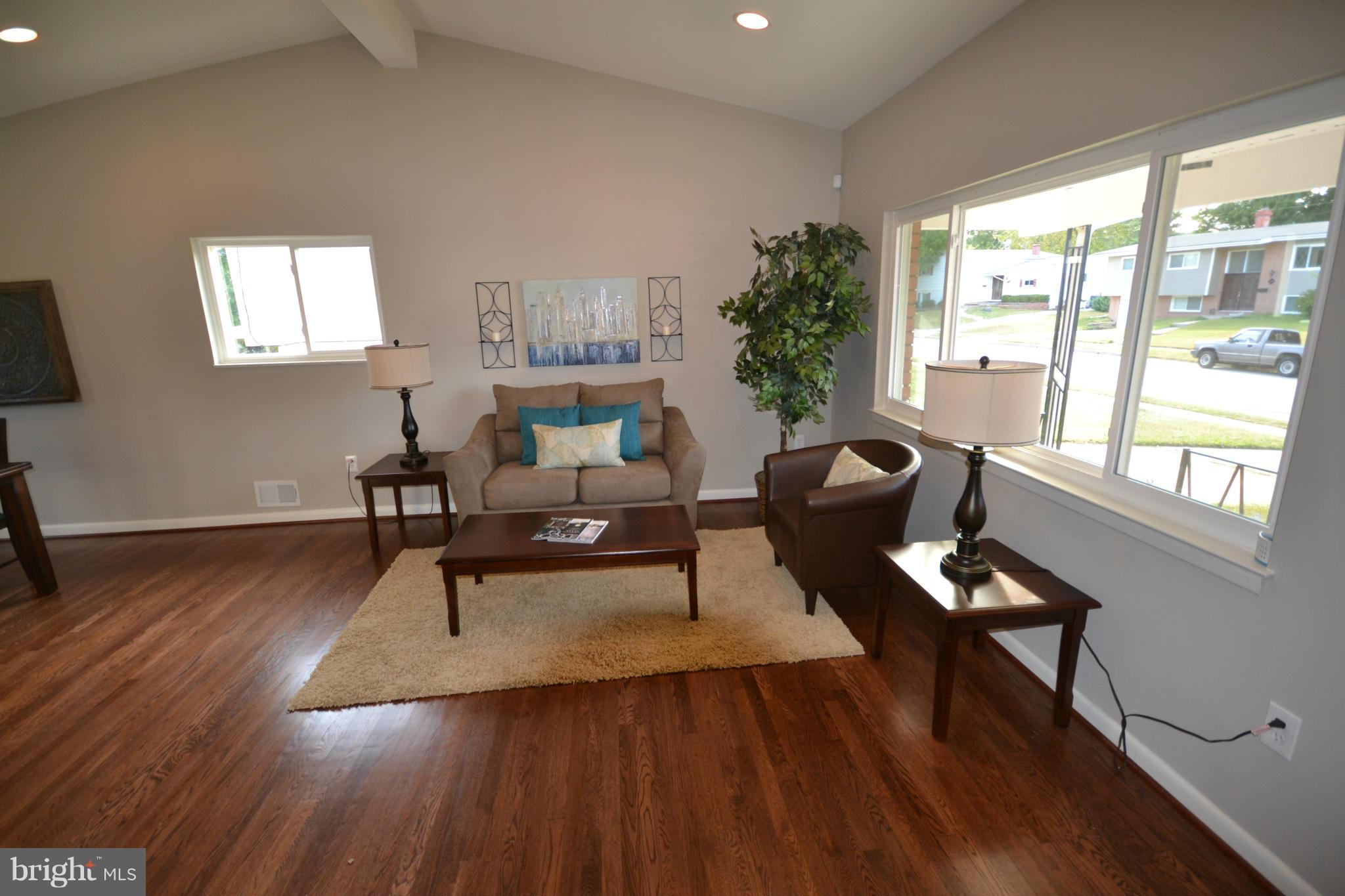7424 Kathydale Road Baltimore, MD 21208 - Photo 3 of 14 Living Room