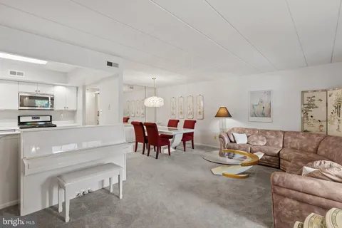 $284,900 | 2015 Welsh Road, Unit D57, Philadelphia, PA 19115